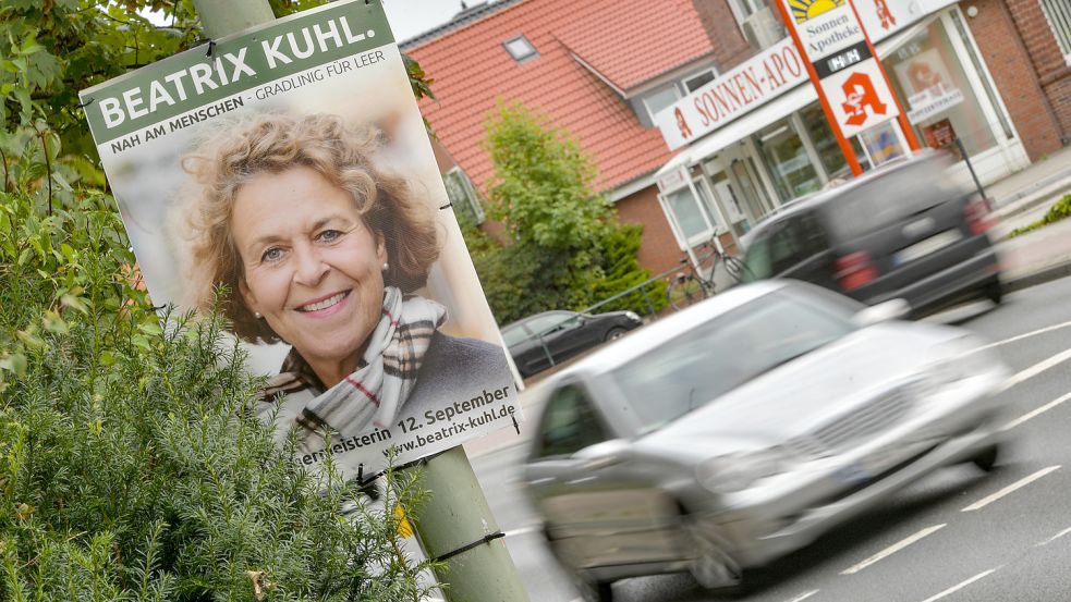 Die meisten Wahlplakate, wie dieses von der noch amtierenden Bürgermeisterin Beatrix Kuhl, haben ein kurzes Leben. Foto: Ortgies