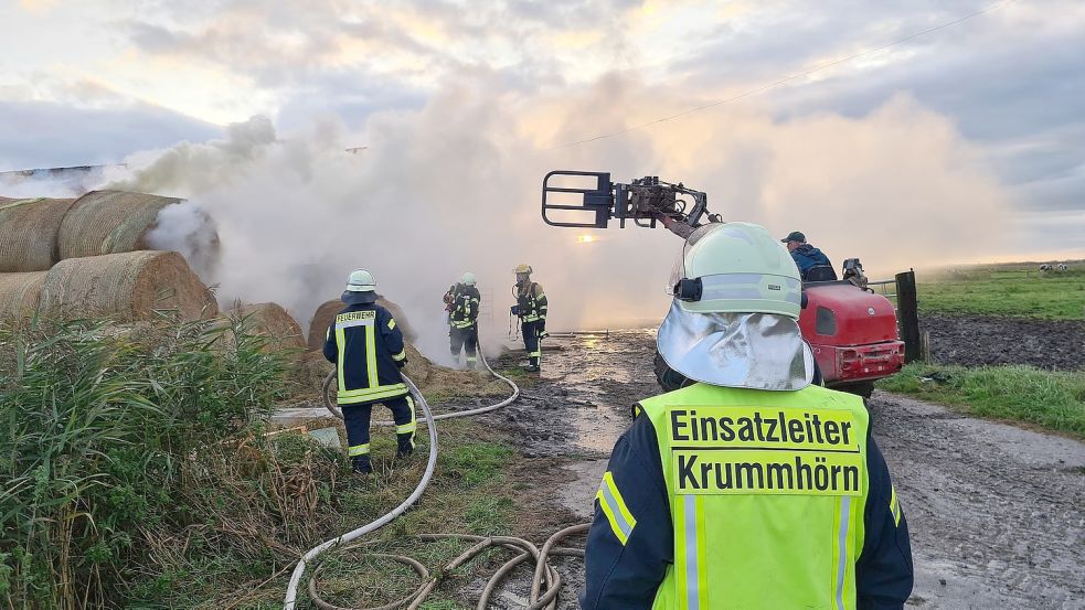 Mehrere Krummhörner Feuerwehren waren am Mittwochmorgen im Einsatz. Foto: Feuerwehr