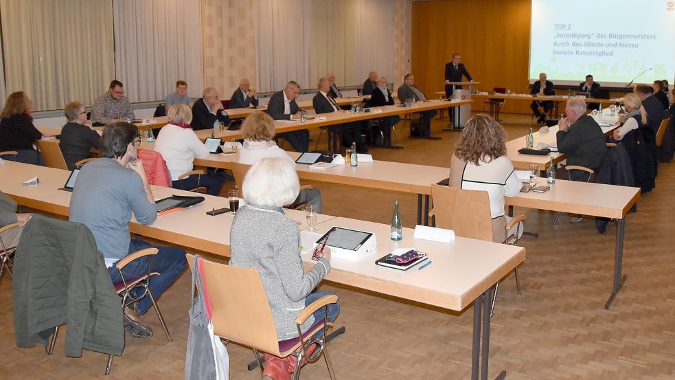 Der Rat der Gemeinde Westoverledingen ist am Donnerstagabend zur konstituierenden Sitzung zusammengekommen. Foto: Ammermann