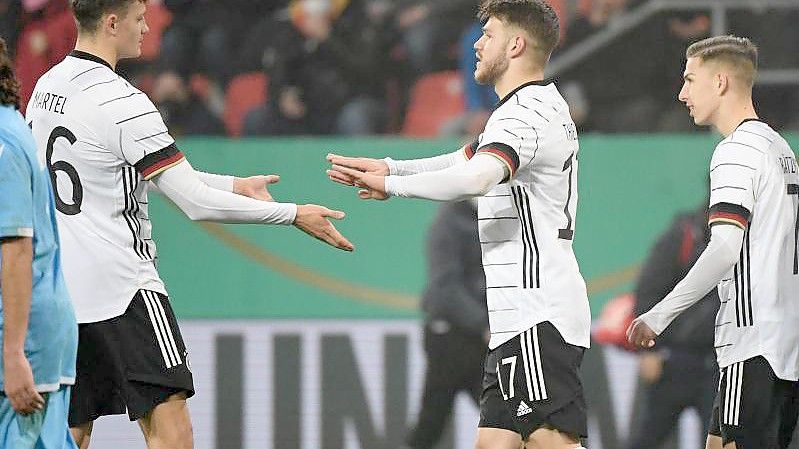 Nach dem siegreichen Jahresabschluss blickt die deutsche U21 mit Zuversicht der Entscheidung in der EM-Qualifikation entgegen. Foto: Matthias Balk/dpa