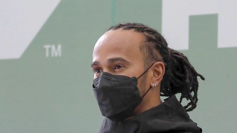 Bei der Formel-1-WM plötzlich wieder im Vorteil: Lewis Hamilton. Foto: Marcelo Chello/AP/dpa