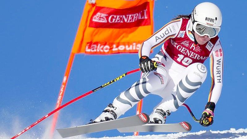 Wurde bei der Abfahrt in Lake Louise nur Zehnte: Kira Weidle in Aktion. Foto: Frank Gunn/The Canadian Press/AP/dpa