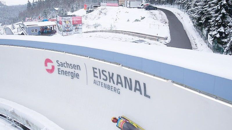 Julia Taubitz ist beim Rodel-Weltcup auf ihrer Heimbahn in Altenberg auf Rang zwei gefahren. Foto: Sebastian Kahnert/dpa-Zentralbild/dpa