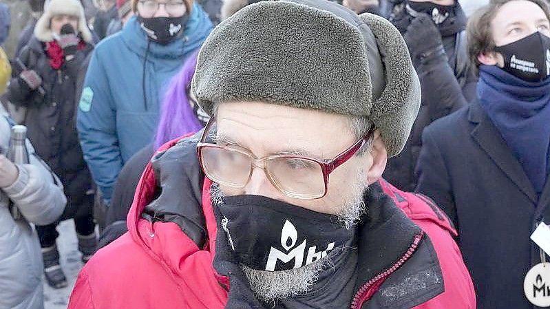 „Memorial kann nicht verboten werden“: Protest von Unterstützern der Menschenrechtsorganisation in Moskau. Foto: Alexander Zemlianichenko/AP/dpa