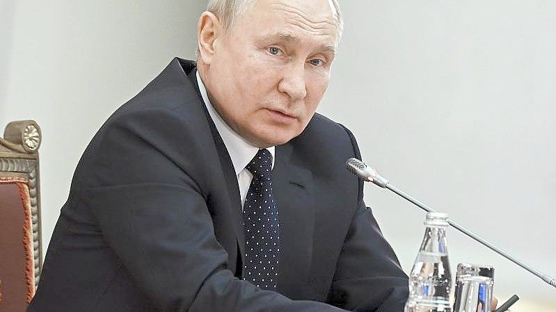 Der russische Präsident Wladimir Putin hat das viel kritisierte Gesetz unterzeichnet. Foto: Yevgeny Biyatov/Pool Sputnik Kremlin/AP/dpa