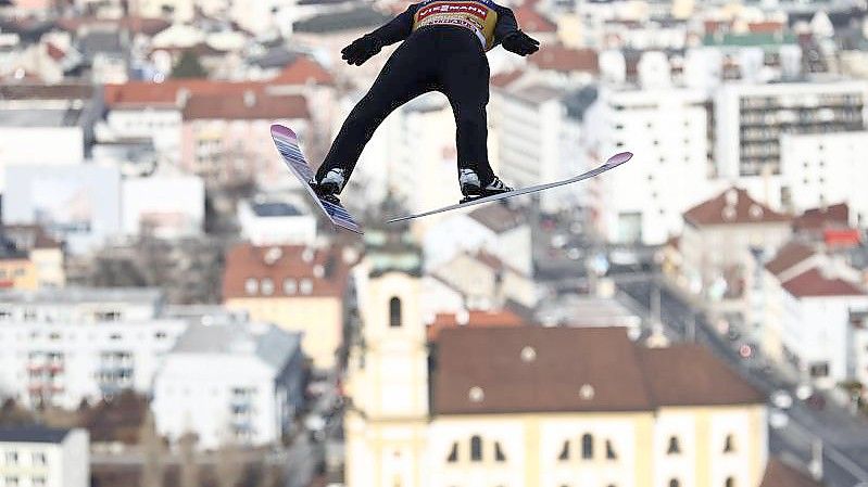 Hat die Qualifikation in Innsbruck gewonnen: Ryoyu Kobayashi aus Japan. Foto: Daniel Karmann/dpa