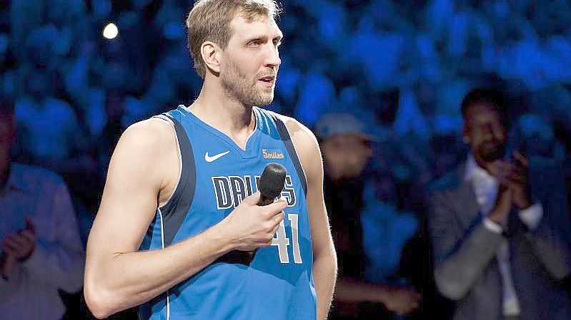 Steht vor einer besonderen Auszeichnung: Ex-NBA-Star Dirk Nowitzki. Foto: Philipp Hülsmann/dpa