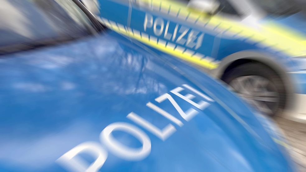 Randmotiv,allgemein,Feature,Symbolfoto: Polizeiauto,Streifenwagen,Polizei,Schriftzug verwischt. *** border motif,general Foto: imago images / Sven Simon