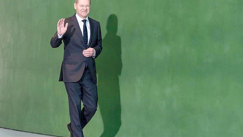 Bundeskanzler Olaf Scholz (SPD) kommt zur Klausurtagung des Bundeskabinetts im Bundeskanzleramt. Foto: Bernd von Jutrczenka/dpa