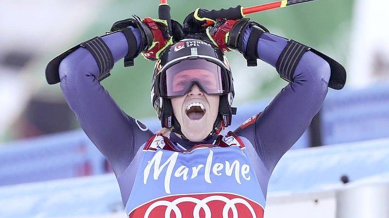 Die Schwedin Sara Hector jubelte am Kronplatz. Foto: Alessandro Trovati/AP/dpa