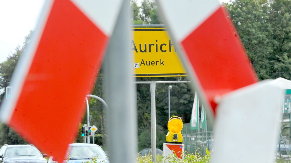 Die Bahnstrecke Aurich-Abelitz ist nur für Güterzüge im Schneckentempo nutzbar. Es passiert nichts, um das zu ändern. Foto: Ortgies