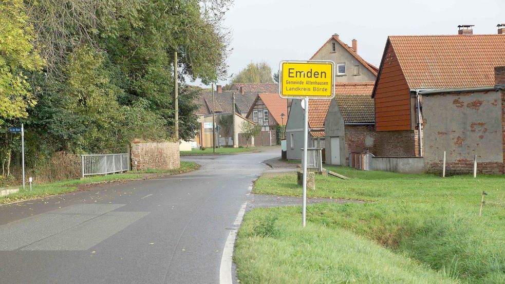 Ortszufahrt des Ortes Emden in Sachsen-Anhalt. Foto: flamenc - Eigenes Werk, CC BY-SA 3.0