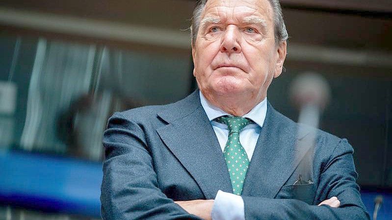 Gerhard Schröder soll einen Posten im Aufsichtsrat des russischen Energiekonzerns Gazprom erhalten. Foto: Kay Nietfeld/dpa