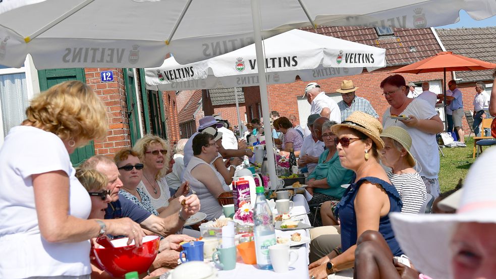 Das „Dinner in‘t Dörp“, hier 2019, gehörte zu den Veranstaltungen, die die IG Groothusen organisierte. Damit das auch in Zukunft möglich ist, braucht die Gemeinschaft dringend neue Mitglieder. Foto: Wagenaar