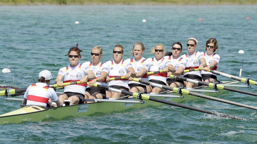 Der Deutschland-Achter mit (von rechts): Christina Hennings, Marlene Sinnig, Josephine Wartenberg, Magdalena Schmude, Nadine Schmutzler, Silke Günther, Nina Wengert, Elke Hipler und Steuerfrau Annina Ruppel. Fotos: Imago