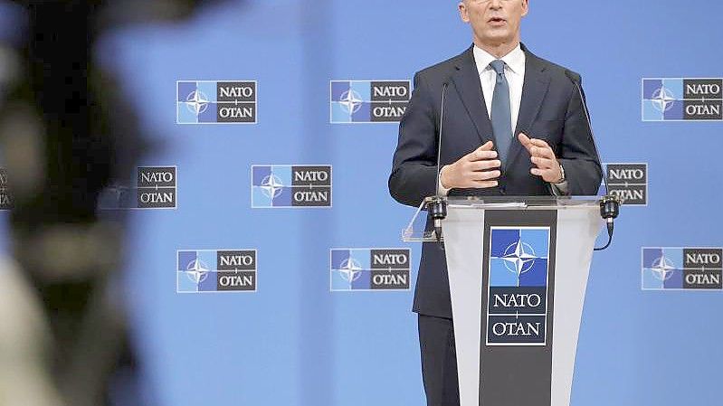 Jens Stoltenberg, Nato-Generalsekretär, während einer Pressekonferenz. Foto: Olivier Matthys/AP/dpa