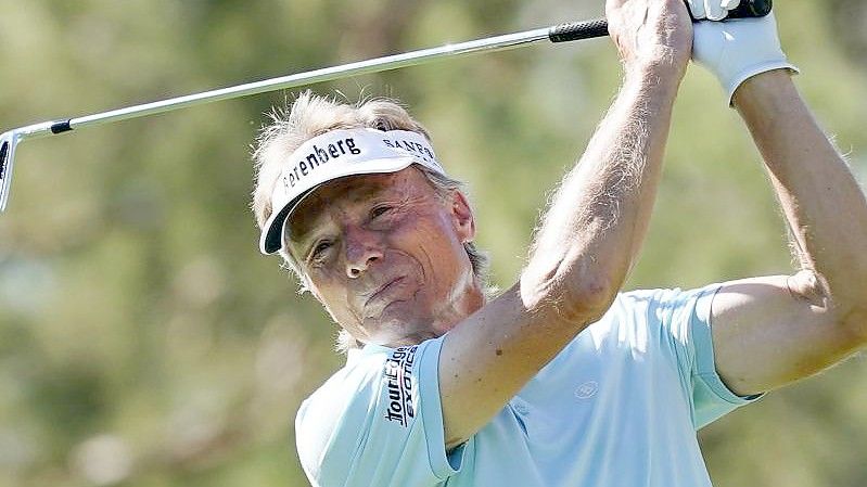 Bernhard Langer in Aktion beim Charles Schwab Cup Championship Golfturnier im November 2021. Foto: Ross D. Franklin/AP/dpa