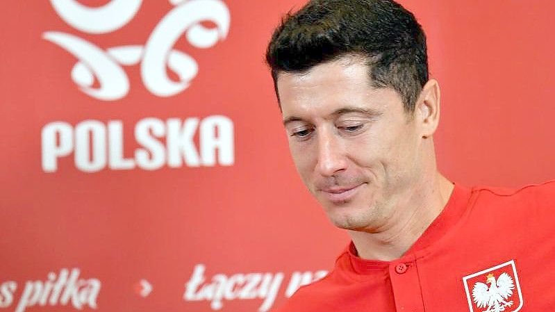 Robert Lewandowski soll eigentlich am 24. März mit der polnischen Nationalmannschaft in Moskau auf Russland treffen. Foto: Piotr Nowak/PAP/dpa