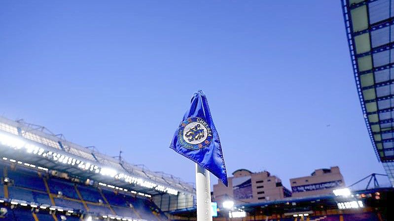 Nach Informationen der „Blick“ hat Hansjörg Wyss das Angebot erhalten den FC Chelsea von Roman Abramowitsch zu kaufen. Foto: John Walton/PA Wire/dpa