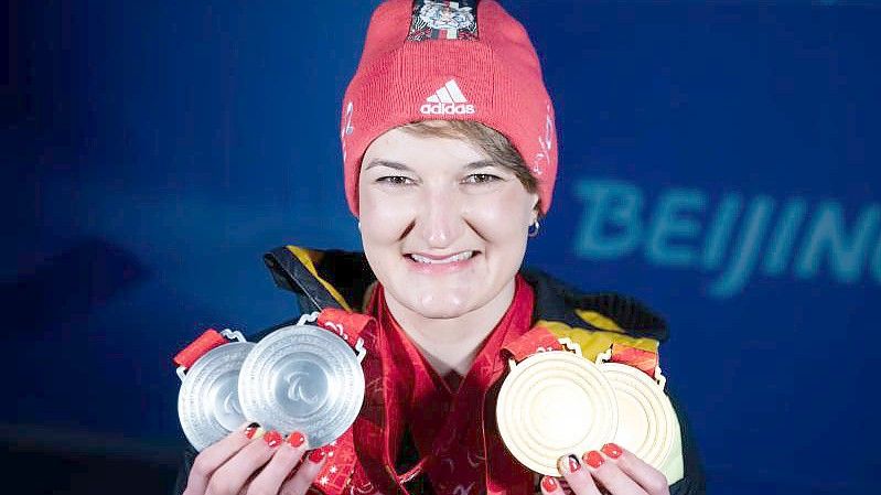 Anna-Lena Forster gewann Silber in der Abfahrt und Super-G, sowie Gold im Slalom und der Kombination in der sitzenden Klasse. Foto: Christoph Soeder/dpa