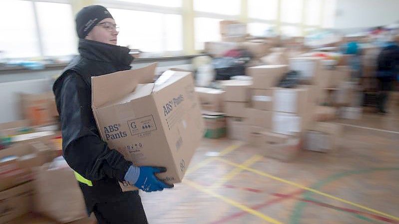 Ein Spendenlager in der Polen. Foto: Sebastian Gollnow/dpa