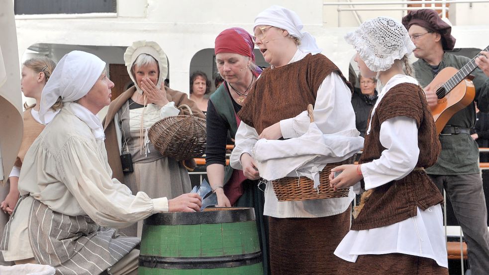 Lange mussten Laiendarsteller in Ostfriesland auf das Schauspielern verzichten. Viele Gruppen planen in diesem Jahr wieder, vor Publikum zu spielen. Foto: Archiv/Ortgies