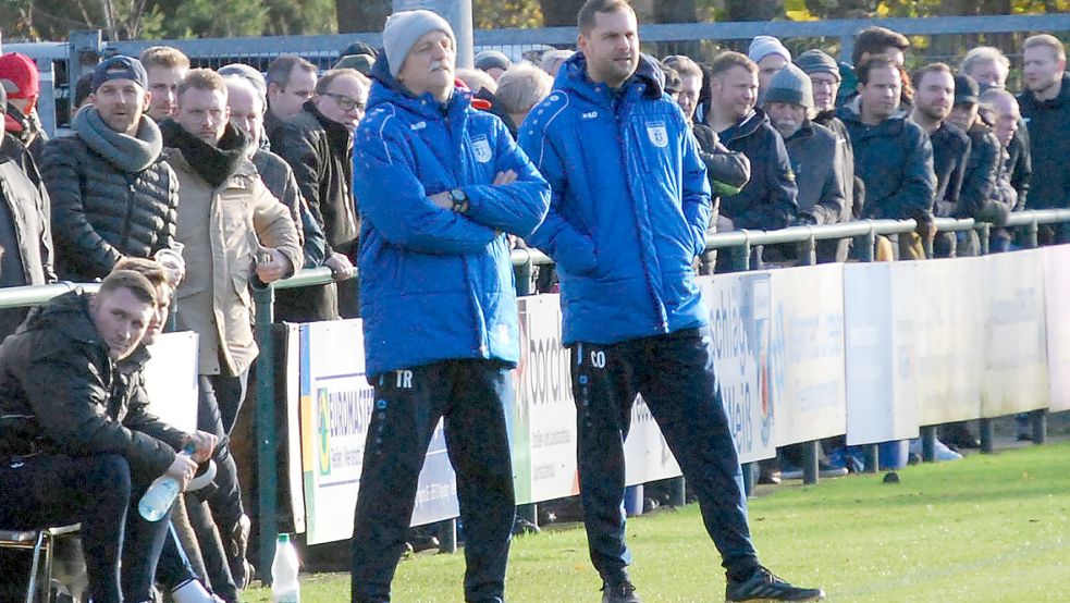 Alo Weusthof (links) fehlt am Sonntag wegen einer Corona-Infektion und wird von Co-Trainer Rainer Sinnigen (rechts) ersetzt. Foto: Reemts