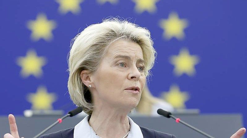 EU-Kommissions-Präsidentin Ursula von der Leyen (CDU) hält eine Rede. Foto: Jean-Francois Badias/AP/dpa