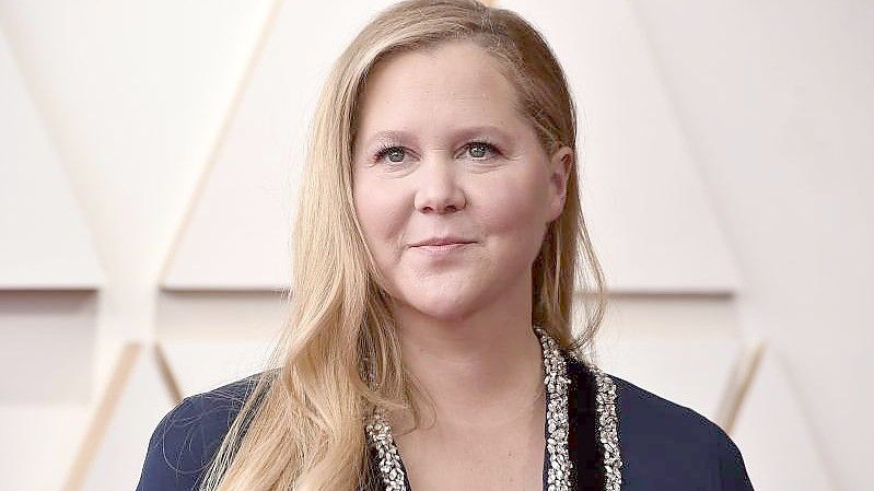 Amy Schumer kommt zur 94. Verleihung der Academy Awards in Hollywood: Sie hat für ihren Witz über Kirsten Dunst nach eigenen Worten Todesdrohungen erhalten. Foto: Jordan Strauss/Invision/dpa