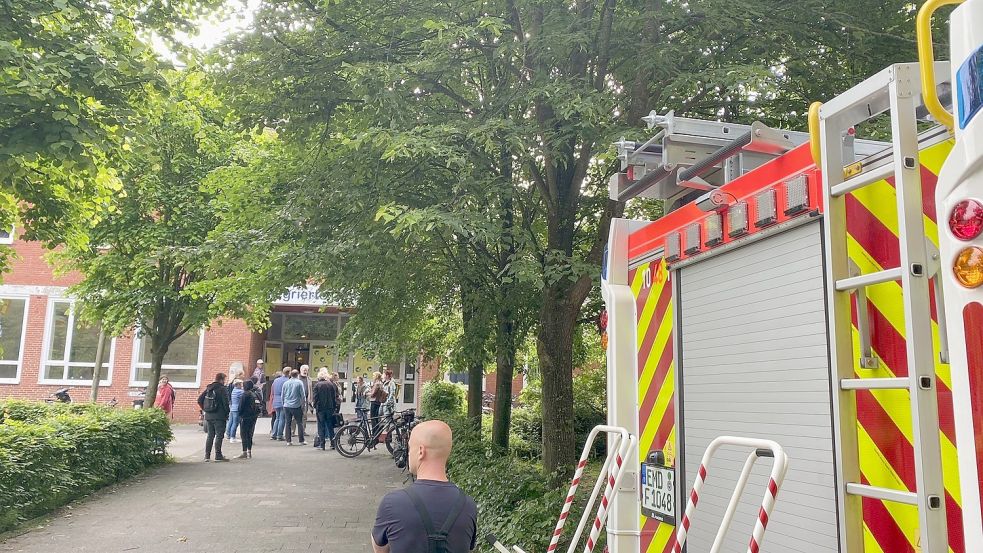 Ein technischer Defekt hat einen Feueralram an der IGS ausgelöst. Die Schule wurde evakuiert. Foto: Privat