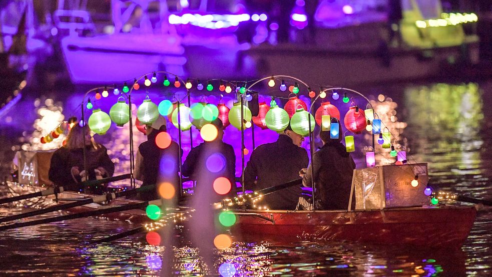 Einer der Höhepunkte des Gallimarktes ist die Lampionfahrt im Leeraner Hafen am Sonnabend, 15. Oktober, ab 18.45 Uhr. Foto: Ortgies