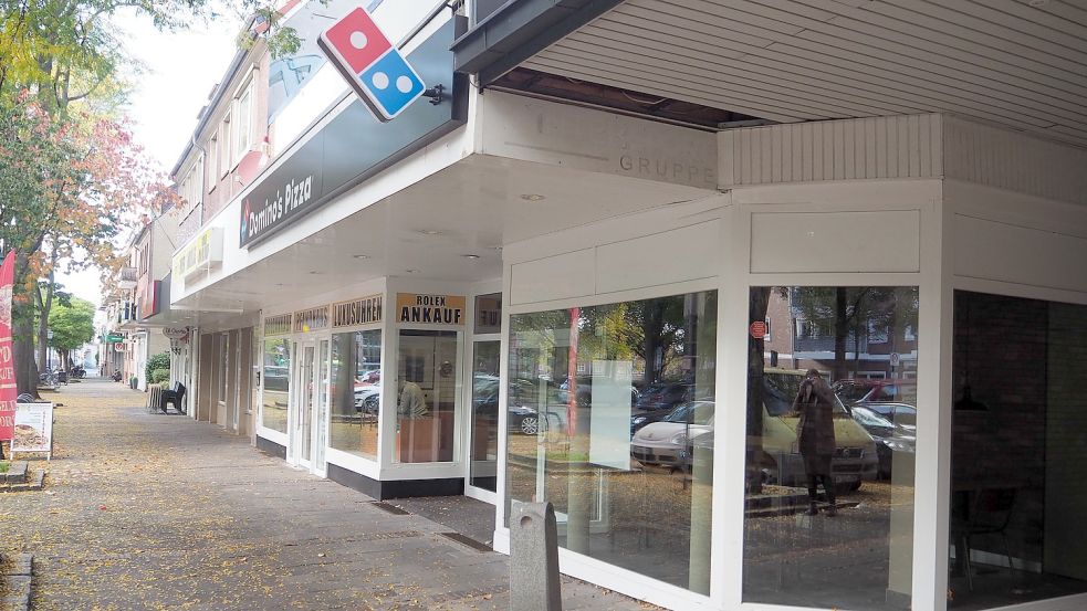In der Großen Straße in Emden eröffnet demnächst eine Filiale der Pizza-Kette „Domino‘s“. Fotos: Weiden