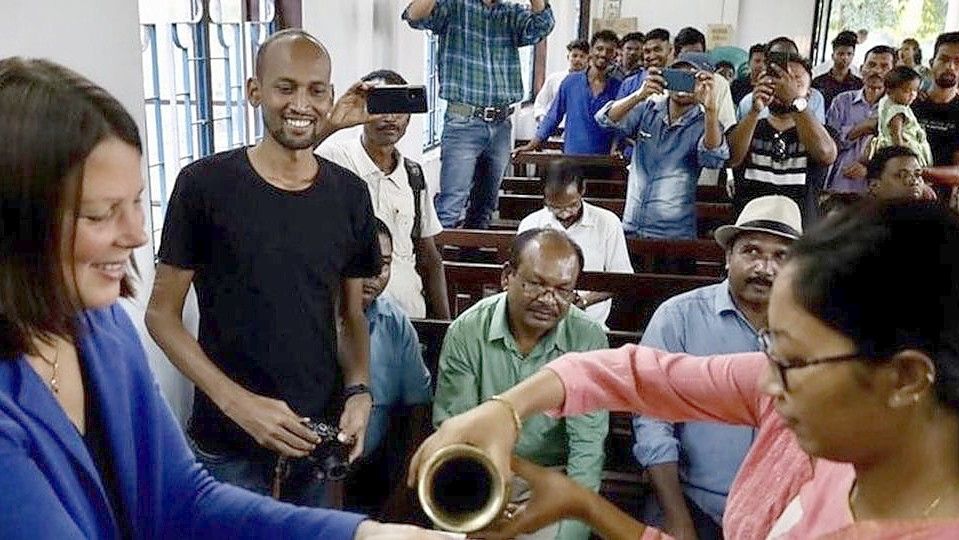 Die ostfriesische Delegation der Gossner-Mission nahm unter anderem an einer Begrüßungszeremonie in Assam teil. Foto: Schaper/privat