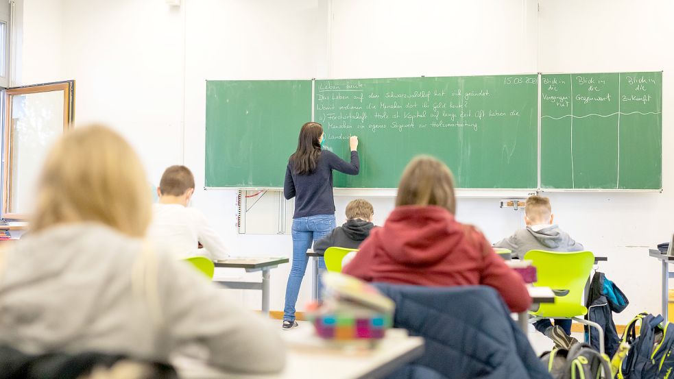 Zurück in die Schule: Das geht auch ohne Lehramtsstudium. Foto: dpa/Philipp von Ditfurth