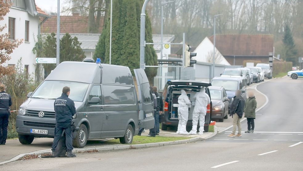 In der Nähe von Ulm hat ein Mann am Montagmorgen zwei Schülerinnen angegriffen, eine von ihnen erlag kurz darauf ihren Verletzungen. Die Kriminalpolizei ermittelt. Foto: dpa/Ralf Zwiebler