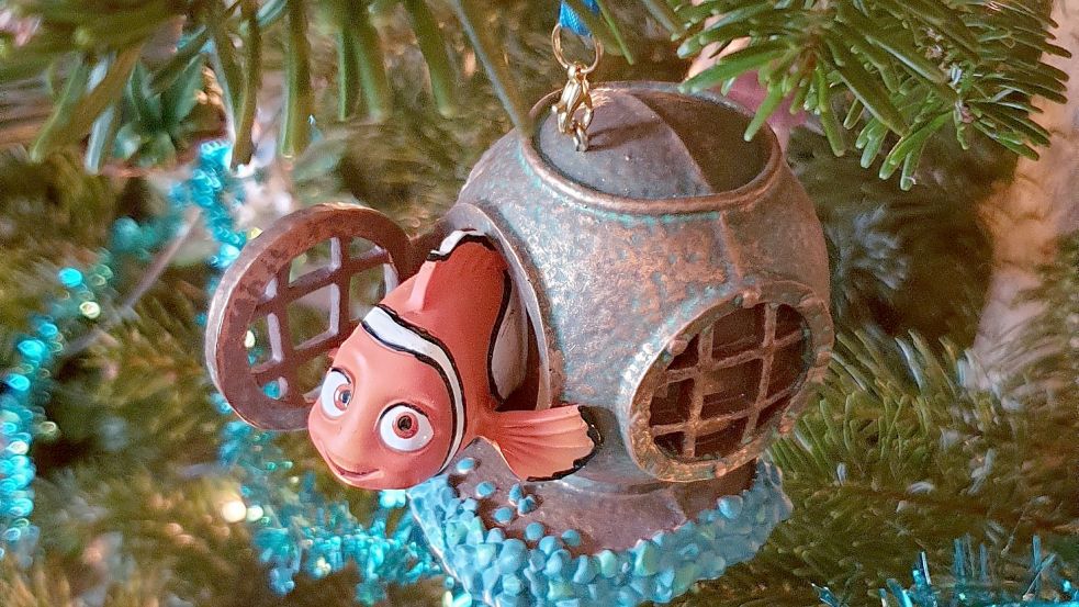 „Findet Nemo“ kann man am Weihnachtsbaum von Vanessa Eilers aus Emden spielen. Fotos: Privat