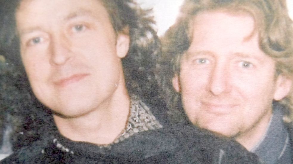 Matthias Höllings (rechts) und Wolfgang Niedecken. Vom BAP-Sänger bekam Höllings 1986 ein ganz besonderes Geschenk. Foto: privat