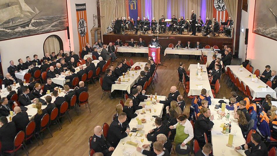 Der große Festsaal im Norder Hotel Reichshof war voll besetzt. Foto: Oliver Prigge