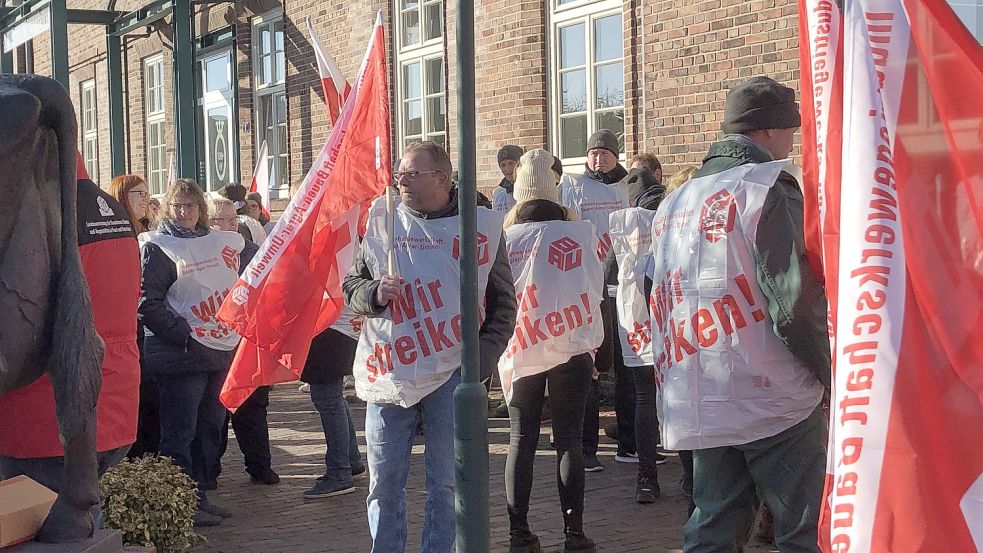 50 Beschäftigte des Vereins Ostfriesischer Stammviehzüchter (VOST) gingen am Dienstag in einen mehrstündigen Warnstreik. Foto: Mielcarek