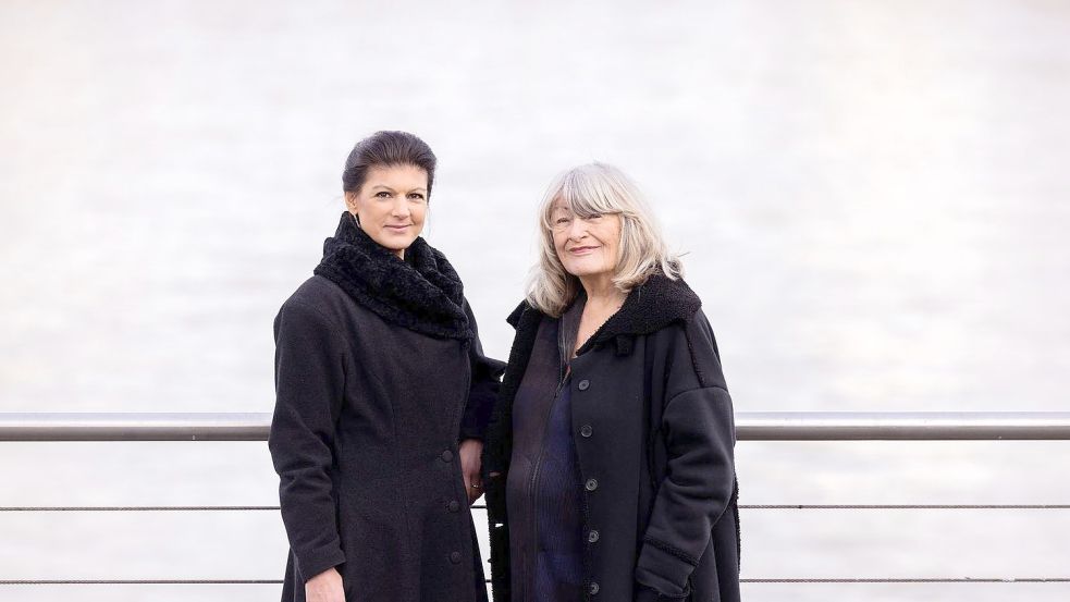 Alice Schwarzer und Sahra Wagenknecht wenden sich mit einer Petition an die Bundesregierung. Sie hat bereits namhafte Unterstützer. Foto: Rolf Vennenbernd/dpa