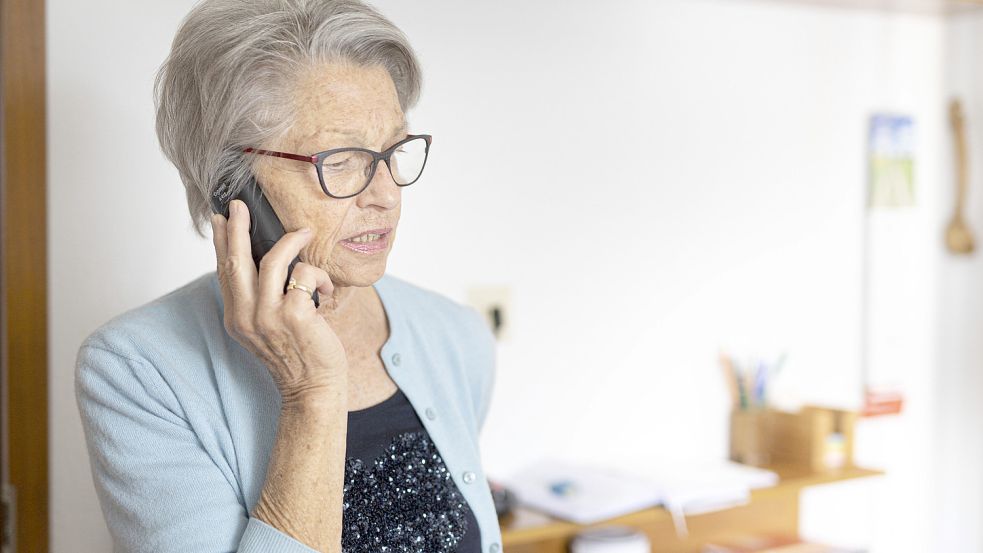 Vor allem für Rentner ist Call-by-Call interessant. Foto: imago-images/photothek