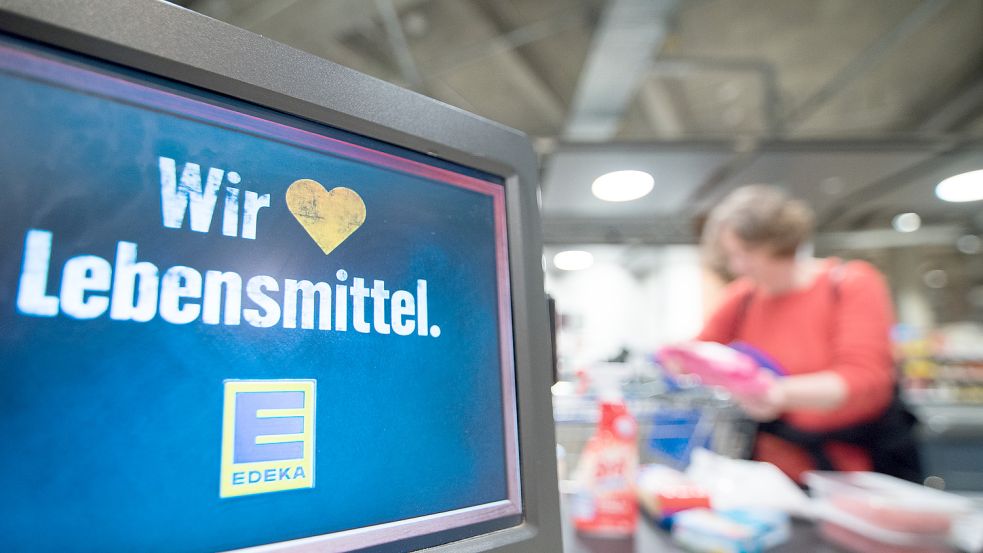 Payback statt Deutschland-Card: Edeka wechselt einem Bericht zufolge sein Bonuspunkteprogramm. Foto: dpa/Daniel Bockwoldt