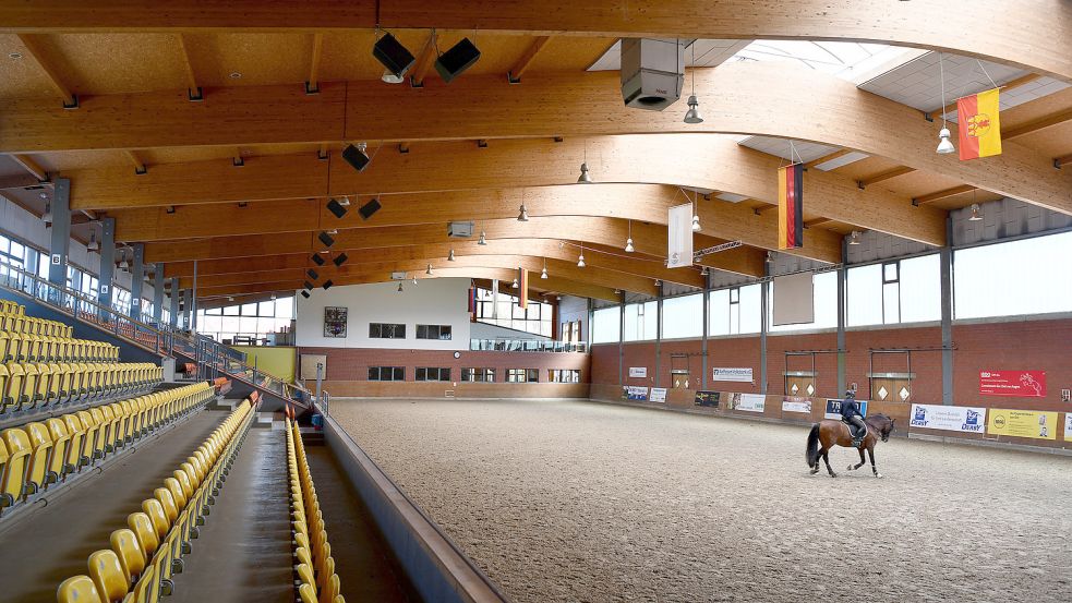 In der großen Halle des RTC in Timmel finden 822 Zuschauer Platz. Foto: Stromann