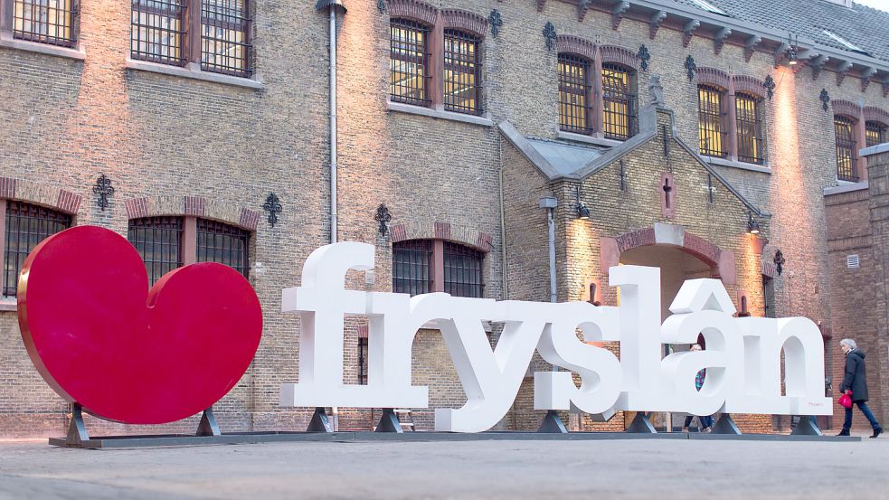 "Ich liebe Friesland" ist in Leeuwarden allgegenwärtig. Foto: Friso Gentsch/dpa