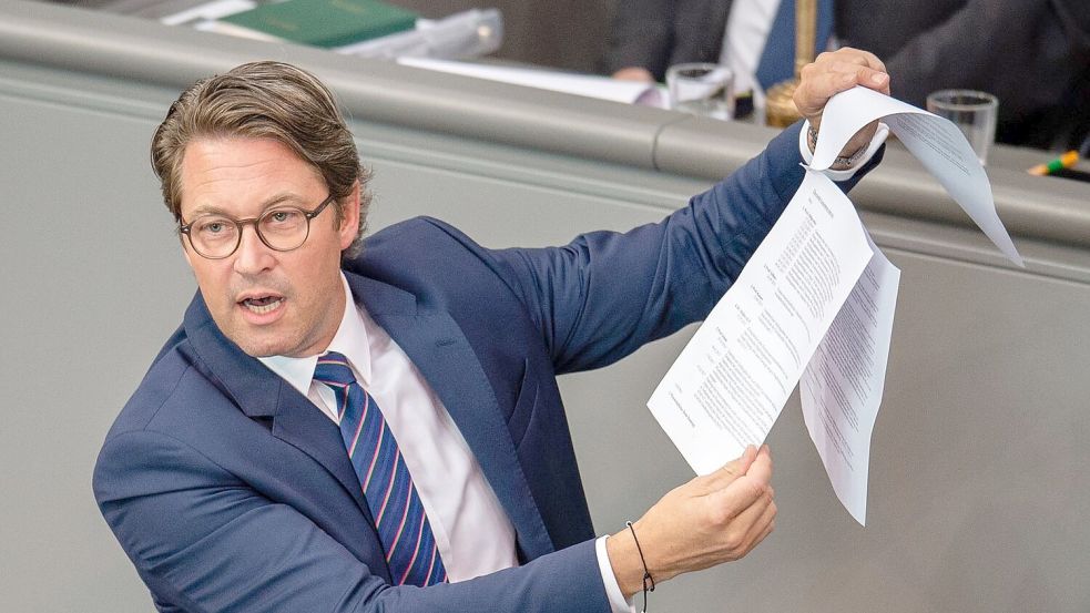 Obwohl der damalige Verkehrsminister Andreas Scheuer wusste, dass die geplante Pkw-Maut nicht EU-konform war, peitschte er das Prestige-Projekt der CSU durch. Den Schaden haben die Steuerzahler. Foto: Lisa Ducret/dpa