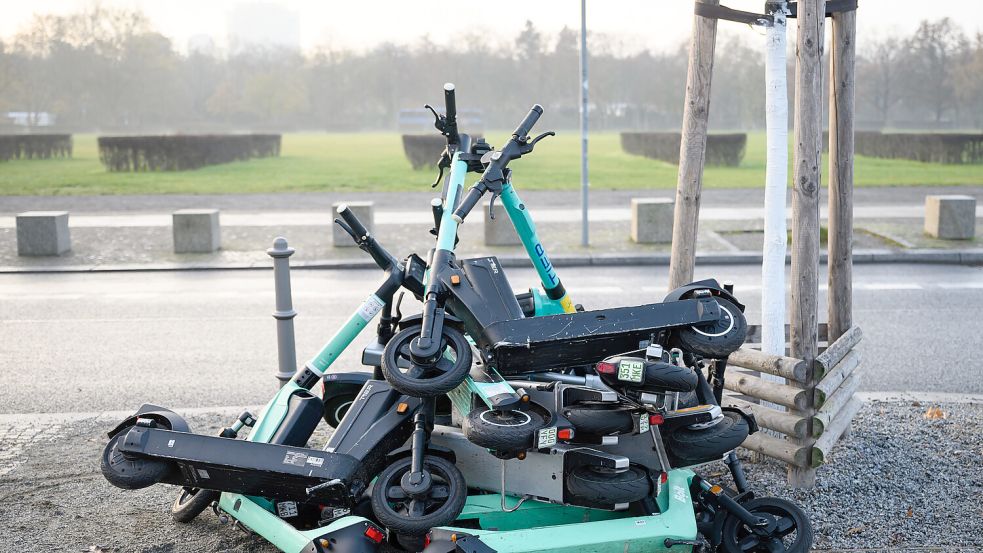 E-Scooter sind nicht in ganz Australien legal. Während sie in Melbourne oder Canberra inzwischen zum Straßenbild gehören, sind sie auf öffentlichen Straßen in Sydney weiterhin verboten. Foto: dpa/Bernd von Jutrczenka