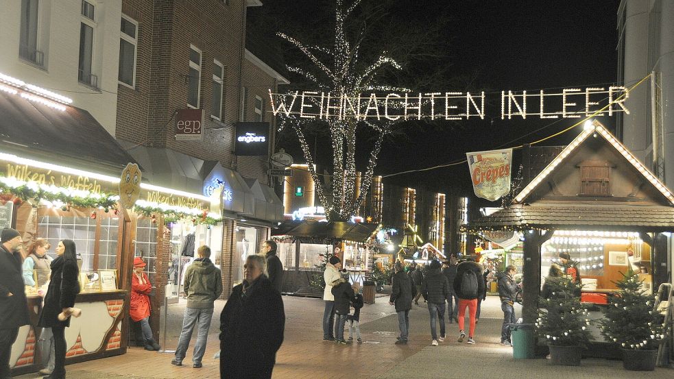 Der Leeraner Weihnachtsmarkt soll mit der Weihnachtskirmes aufgewertet werden. Foto: Wolters/Archiv