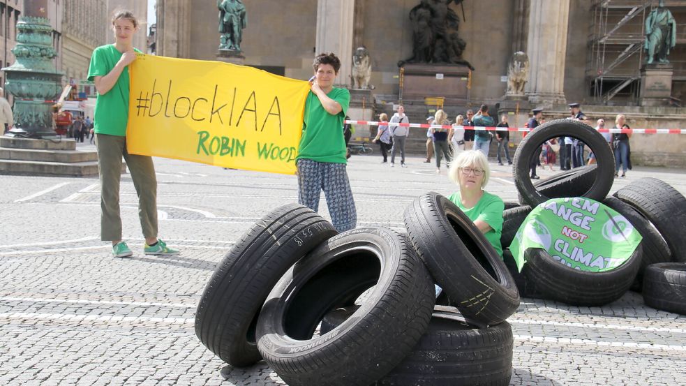 Klimaprotest von Robin Wood-Aktivisten gegen die IAA Foto: dpa