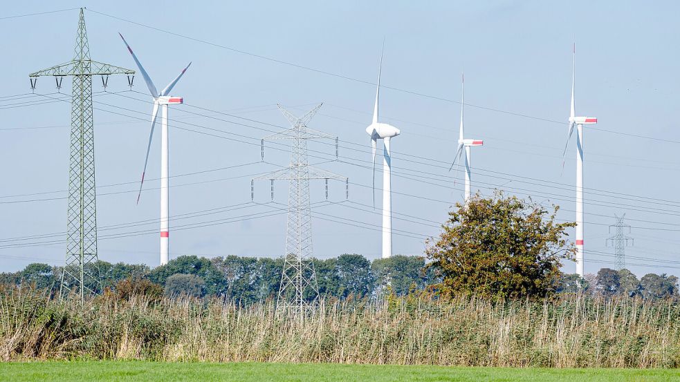 Die Pläne für mögliche Windkraftanlagen in Uplengen nehmen Gestalt. Foto: Dittrich/dpa