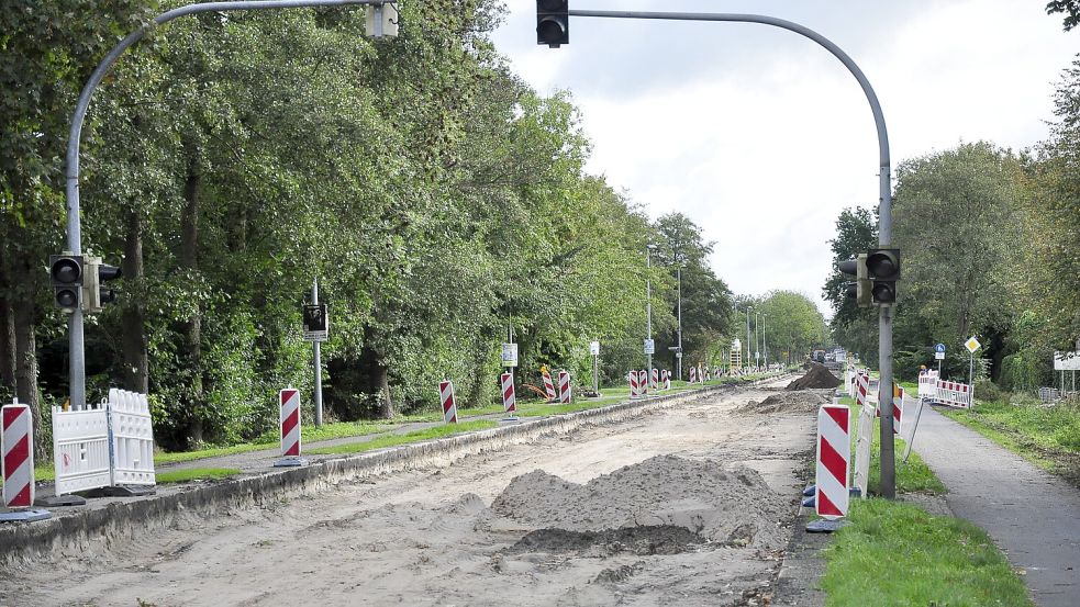 Sand statt Asphalt ist derzeit auf der B436 zu sehen. Foto: Wolters